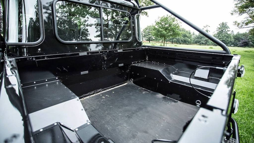 “Chiến binh” Land Rover Defender trong phim 007 giá từ 6,67 tỷ ảnh 6