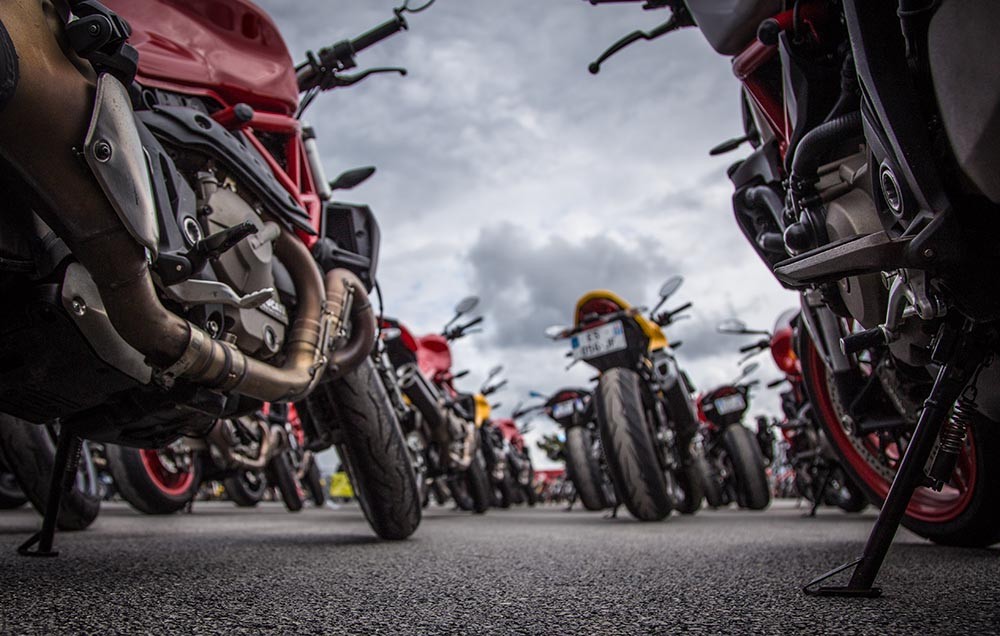 517 chiếc Ducati Monster diễu hành lập kỷ lục Thế giới ảnh 14