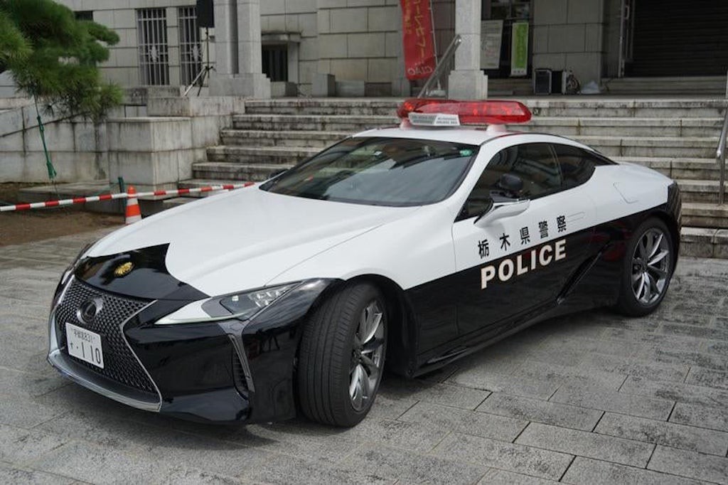 Cảnh sát Nhật nói “không” với siêu xe ngoại quốc, chơi hàng nội địa là coupe cao cấp nhất nhà Lexus ảnh 2