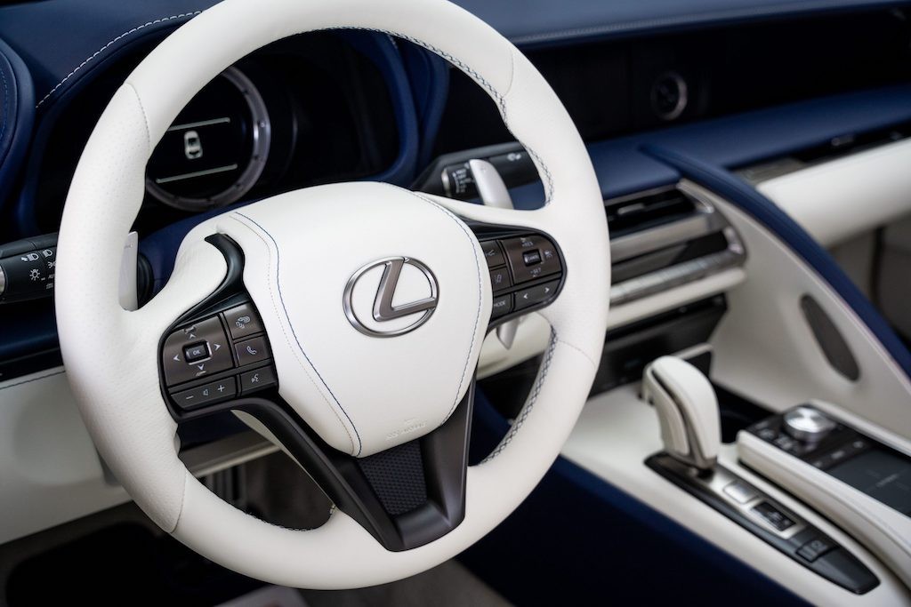 Chiếc mui trần Lexus LC 500 Convertible đầu tiên tới tay khách hàng, mức giá khiến nhiều người “ngã ngửa“ ảnh 5