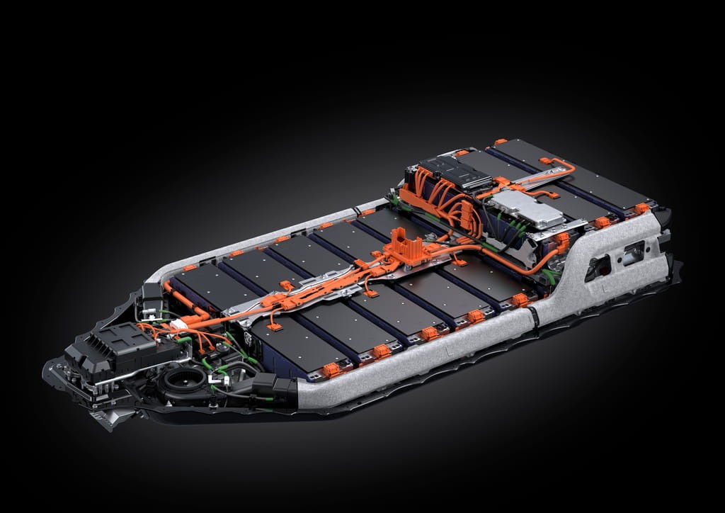 Lexus nâng cấp nhẹ SUV điện UX 300e: thêm trang bị an toàn và quãng đường di chuyển ảnh 3