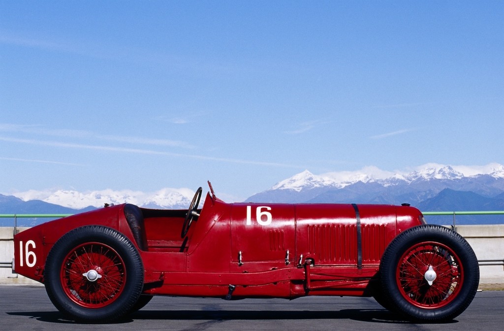 Nhìn lại 105 năm lịch sử của Maserati - “cây đinh ba” nước Ý chĩa vào các ông lớn xe sang Đức ảnh 2