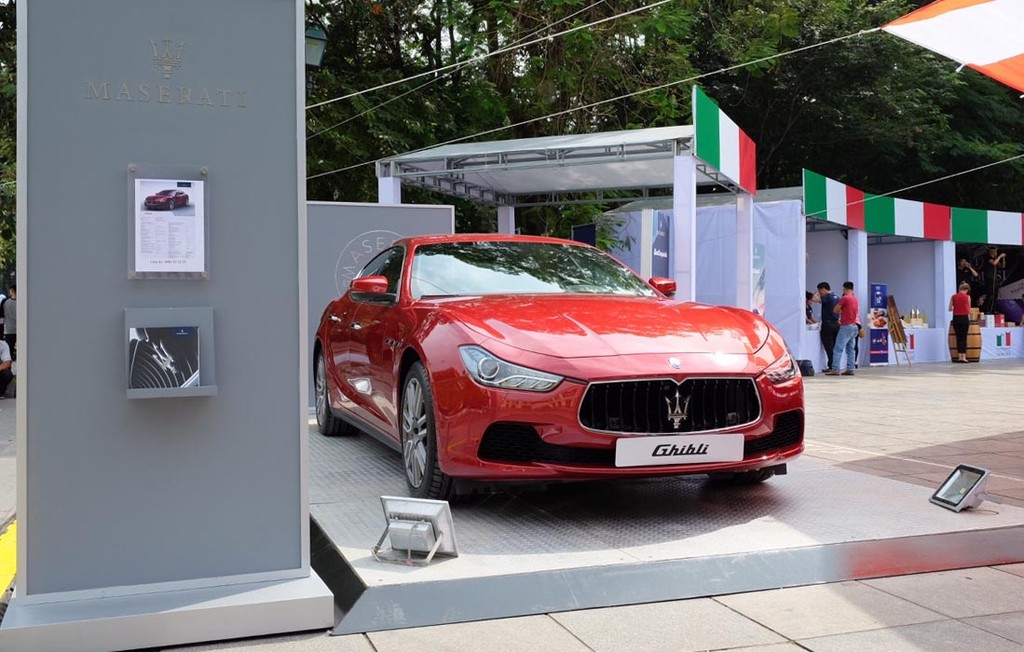 Chủ tịch UBND TP Hà Nội ghé thăm Maserati Ghibli tại “Tuần lễ Italia - ASEAN”  ảnh 3