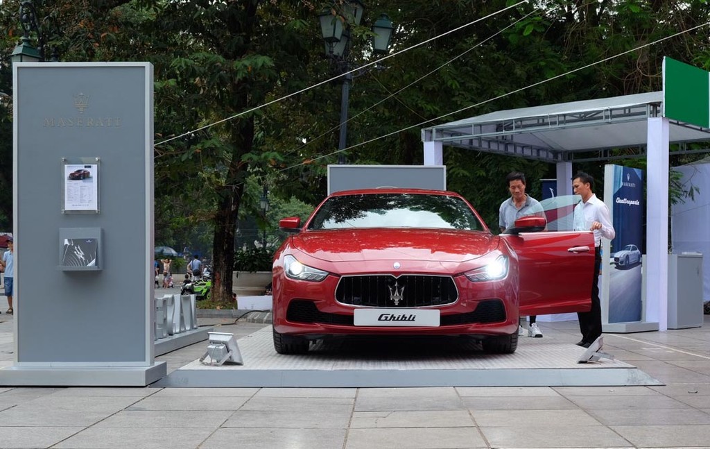 Chủ tịch UBND TP Hà Nội ghé thăm Maserati Ghibli tại “Tuần lễ Italia - ASEAN”  ảnh 4