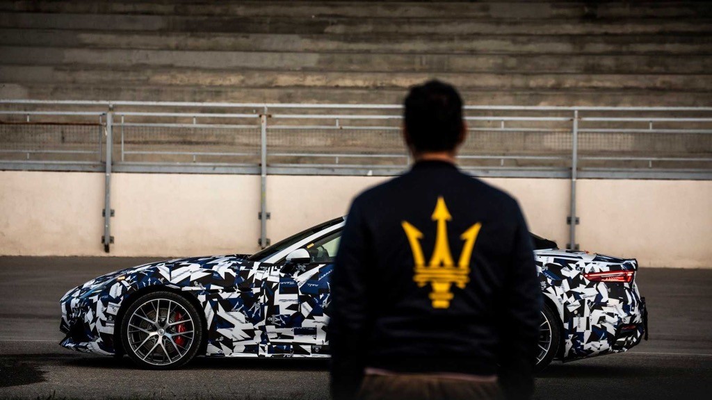 Ra mắt xong coupe GranTurismo thế hệ mới, Maserati lại rục rịch chuẩn bị “trình làng” bản mui trần GranCabrio ảnh 1