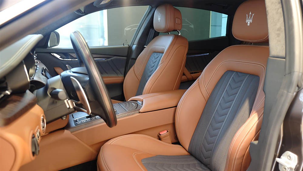 Á Hậu Thúy Vân tậu Maserati Quattroporte GranLusso giá hơn 7,9 tỉ đồng ảnh 6