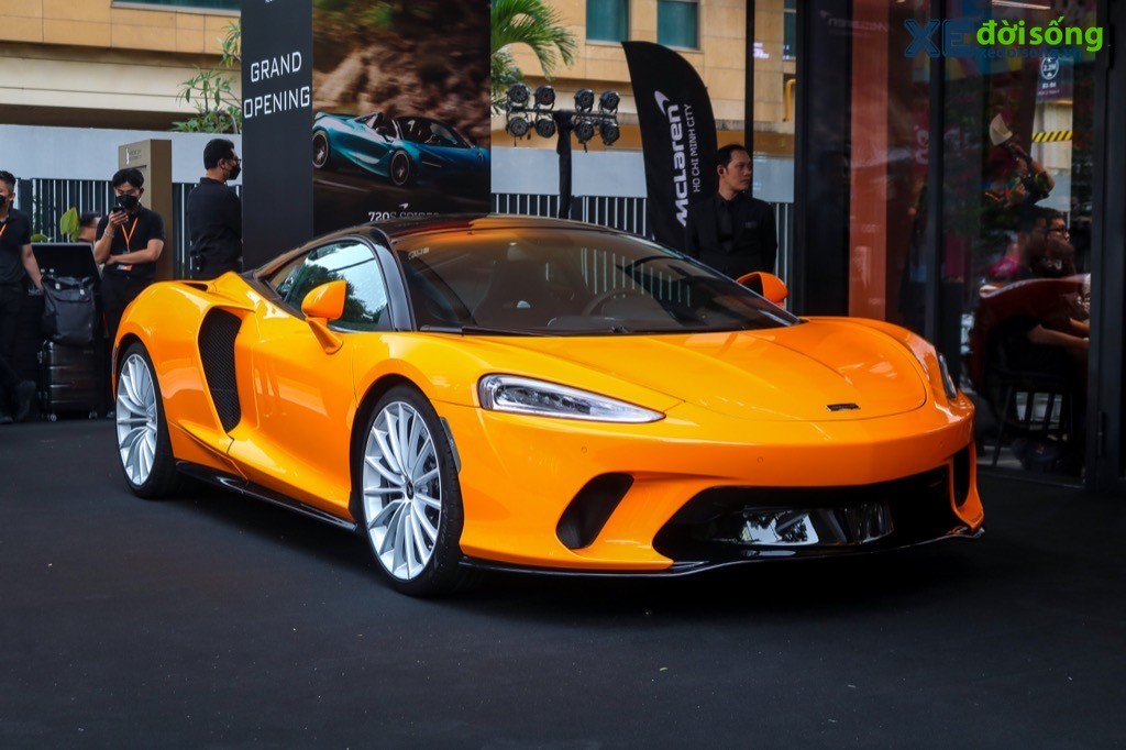 “Mục sở thị” McLaren GT thứ 2 Việt Nam, ngoại thất tươi sáng khác với chiếc đầu tiên ảnh 1