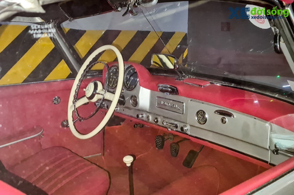 Chạm mặt xế cổ mui trần Mercedes-Benz 190 SL hàng “kịch độc” như mới tại Việt Nam ảnh 4