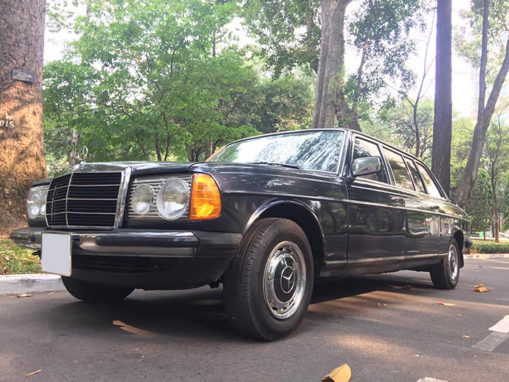 Chiêm ngưỡng Mercedes E-Class cổ đẹp uy nghi sau hơn 40 năm tại Việt Nam, điểm nhấn nằm ở thân xe kiểu limousine ảnh 1