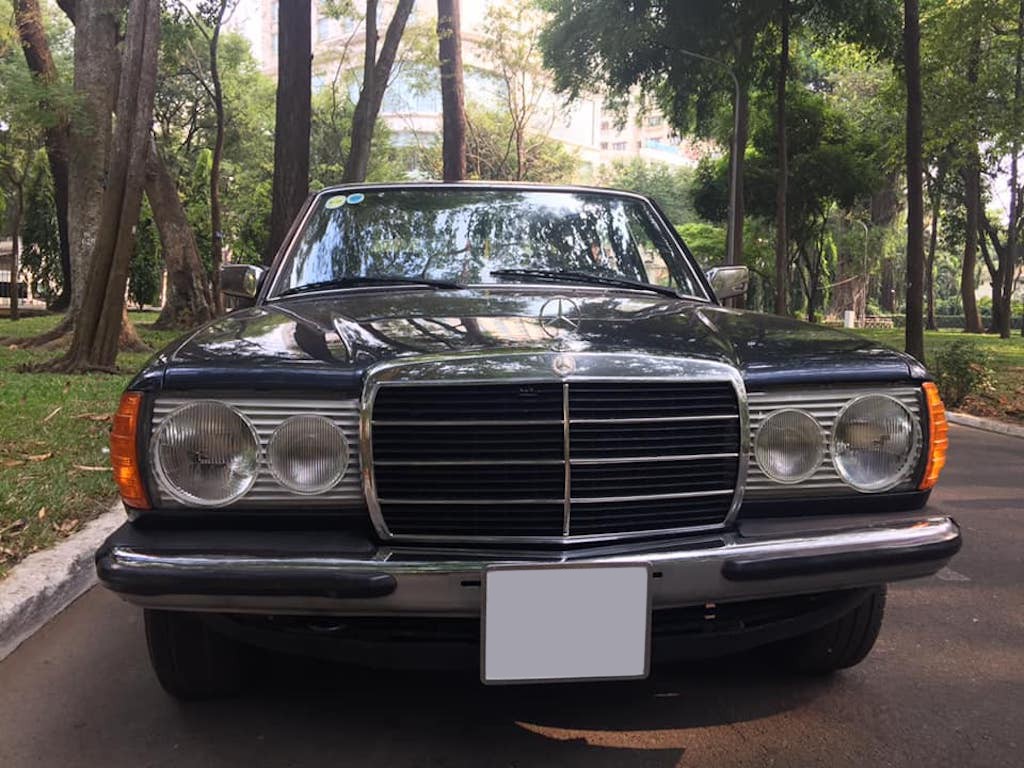 Chiêm ngưỡng Mercedes E-Class cổ đẹp uy nghi sau hơn 40 năm tại Việt Nam, điểm nhấn nằm ở thân xe kiểu limousine ảnh 2