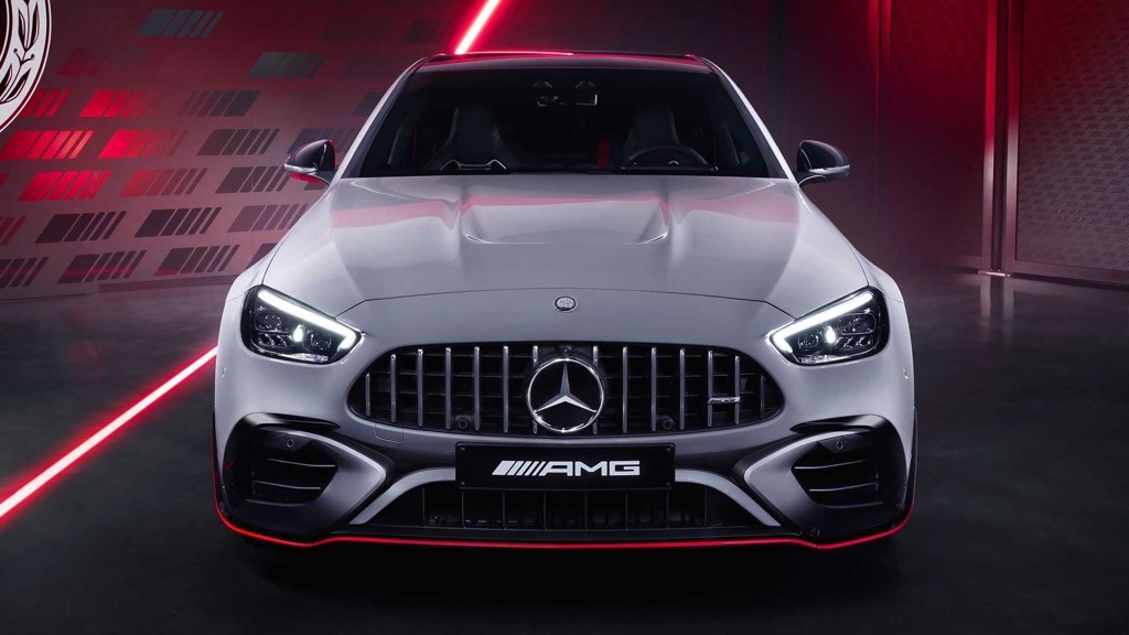 “Đến hẹn lại lên”, Mercedes-AMG C 63 S E Performance thế hệ mới không thể thiếu được bản “hàng đợt đầu“ ảnh 2