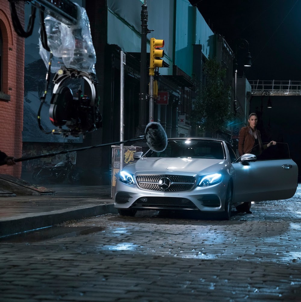 Batman lái siêu xe Mercedes “siêu độc” trong phim Justice League ảnh 3