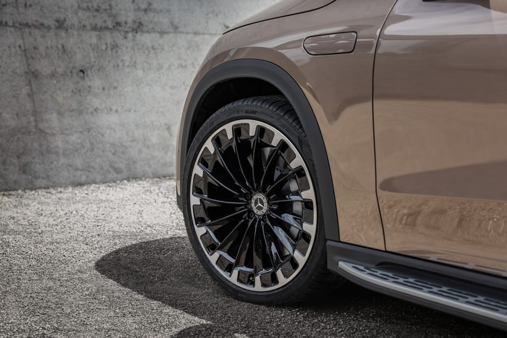 Ra mắt Mercedes-Benz EQE SUV 2023: Công nghệ ngập tràn, quãng đường di chuyển ấn tượng ảnh 11