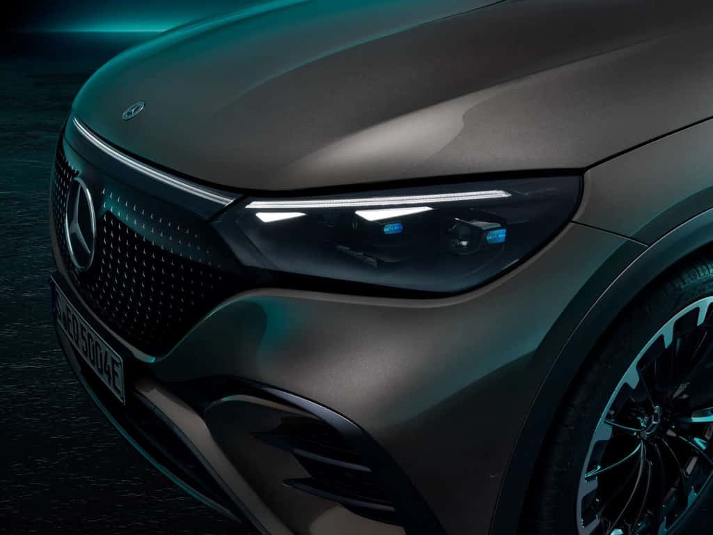 Ra mắt Mercedes-Benz EQE SUV 2023: Công nghệ ngập tràn, quãng đường di chuyển ấn tượng ảnh 7