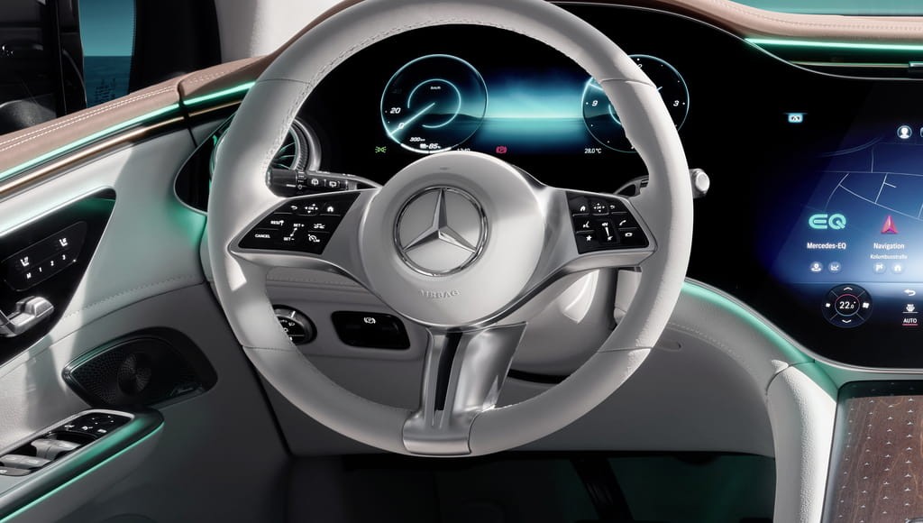 Ra mắt Mercedes-Benz EQE SUV 2023: Công nghệ ngập tràn, quãng đường di chuyển ấn tượng ảnh 10