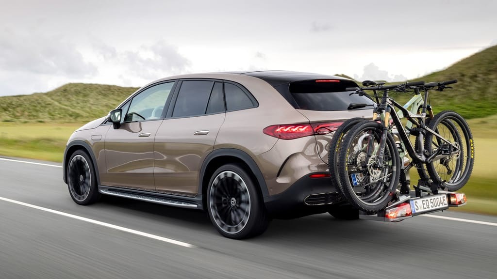 Ra mắt Mercedes-Benz EQE SUV 2023: Công nghệ ngập tràn, quãng đường di chuyển ấn tượng ảnh 5