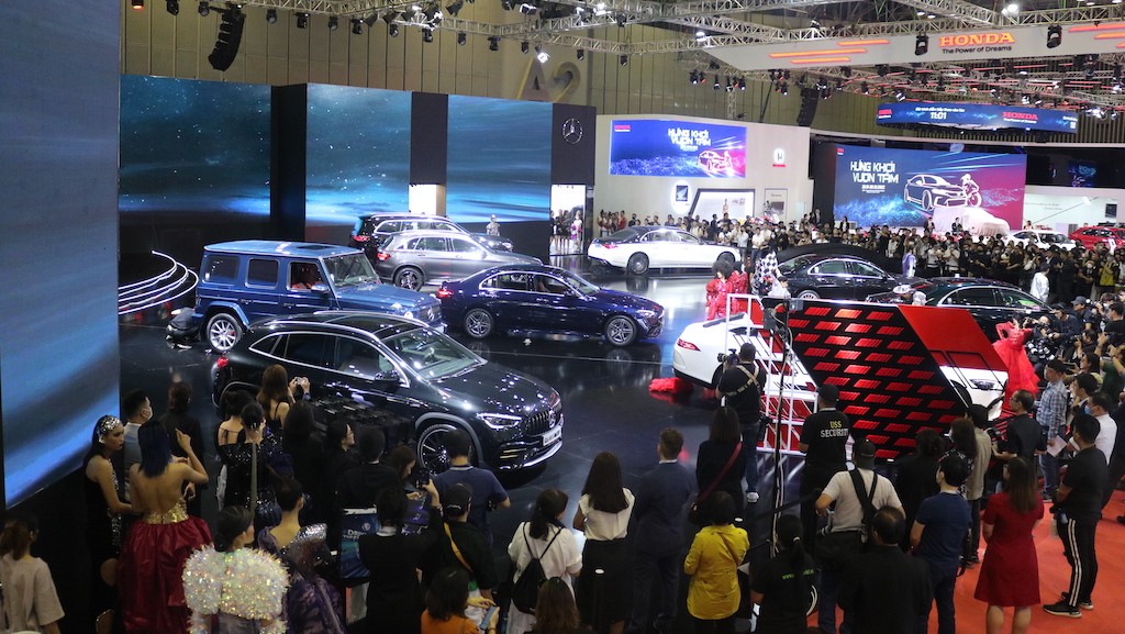 Mercedes-Benz và dàn xe sang 17 chiếc, tổng giá trị cả trăm tỷ tại triển lãm ô tô Việt Nam 2022 ảnh 2
