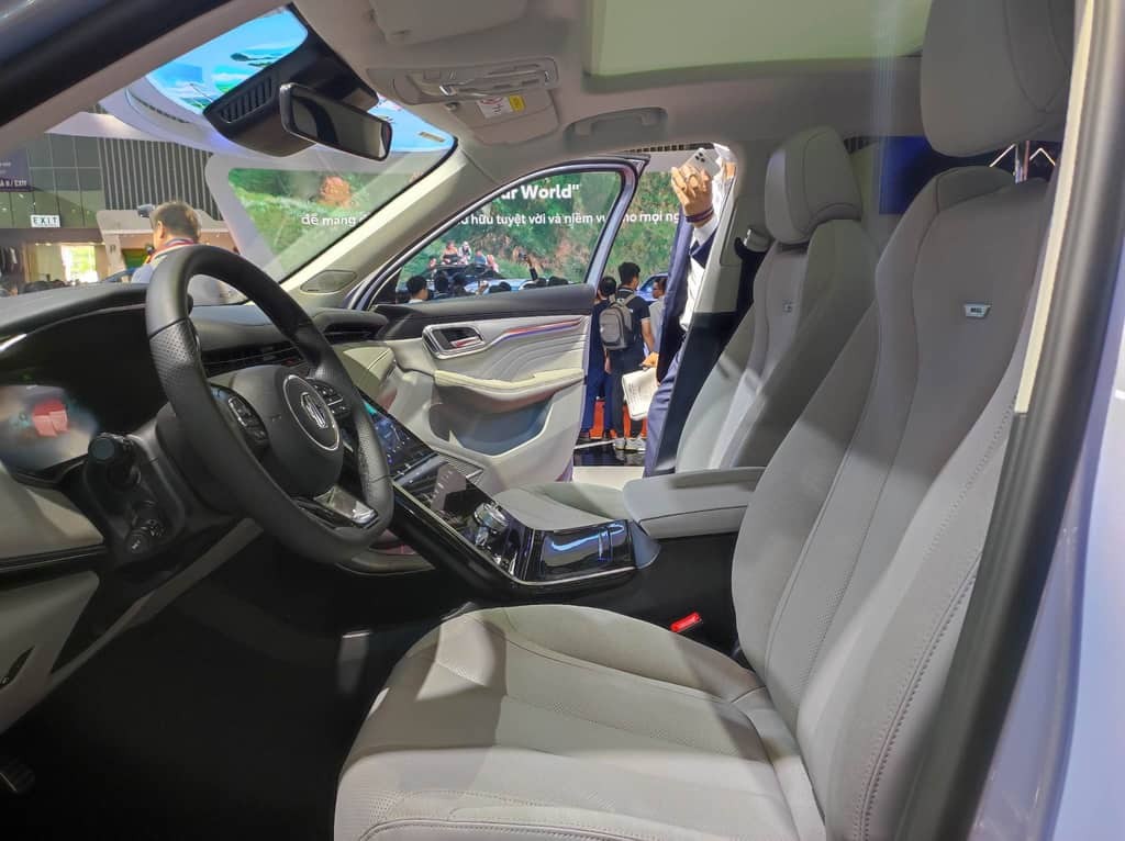 Ra mắt mẫu SUV “flagship” Marvel R của MG, đối thủ của Toyota bZ4X tại VMS 2022  ảnh 7