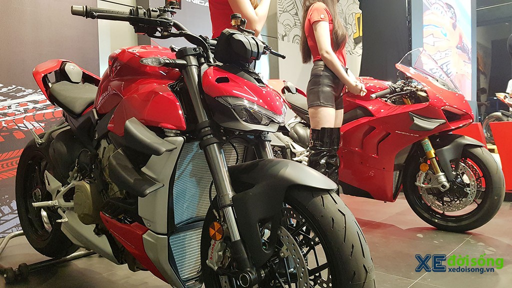 Đại gia Minh Nhựa chi 6 tỷ sở hữu siêu mô tô Ducati Superleggera V4 đầu tiên Việt Nam ảnh 10