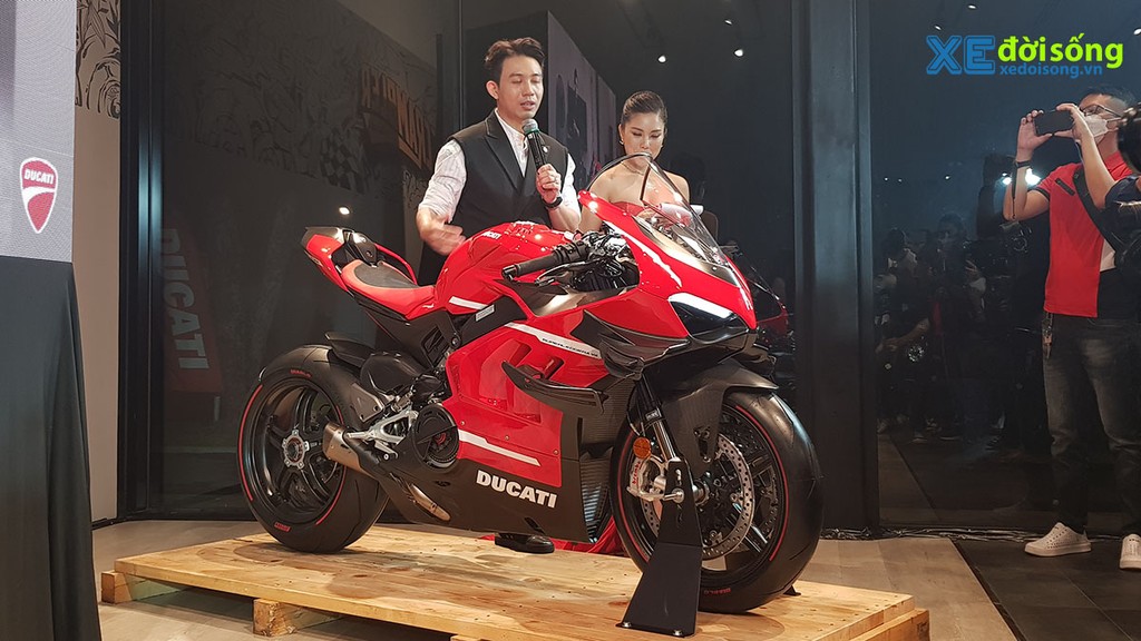 Đại gia Minh Nhựa chi 6 tỷ sở hữu siêu mô tô Ducati Superleggera V4 đầu tiên Việt Nam ảnh 4