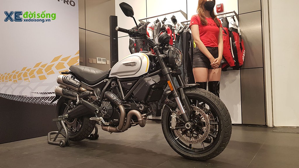 Đại gia Minh Nhựa chi 6 tỷ sở hữu siêu mô tô Ducati Superleggera V4 đầu tiên Việt Nam ảnh 9