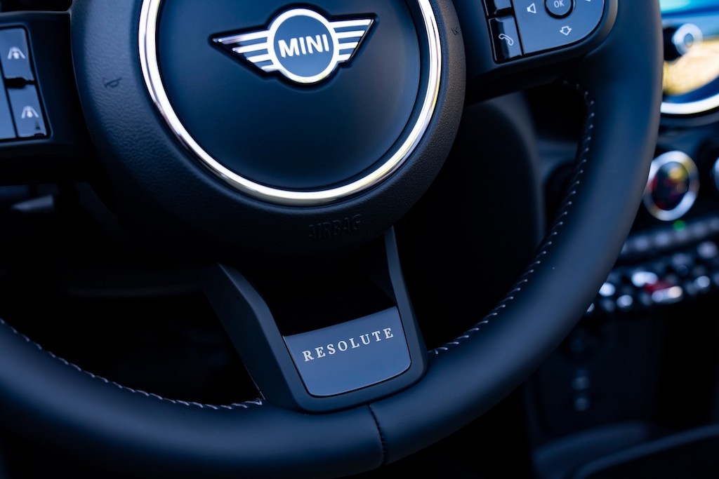 Hatchback hạng B bản đặc biệt MINI Cooper S 5-Cửa Resolute Edition 