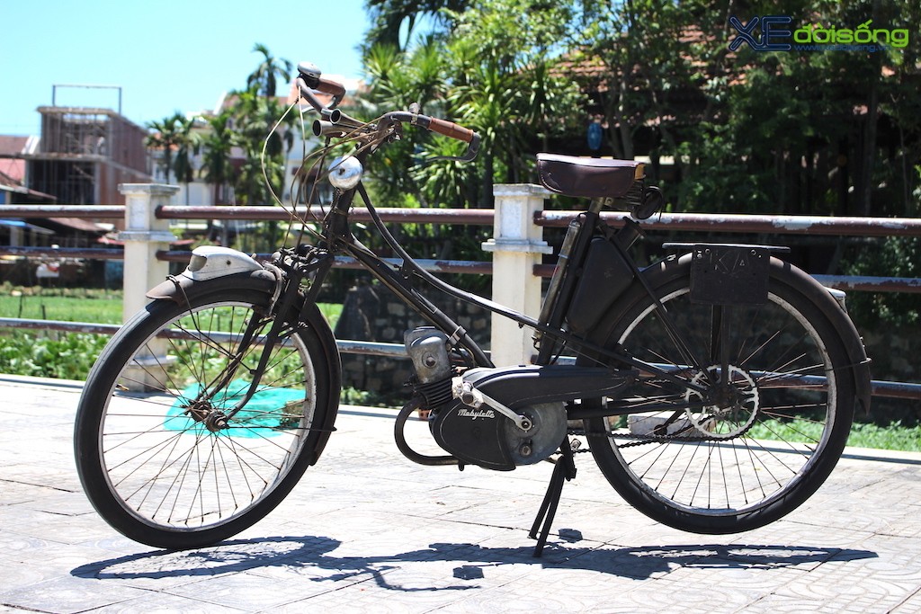 Diện kiến “cụ” xe đạp máy Mobylette AV3 nguyên bản sau 70 năm, bảo vật tại phố cổ Hội An ảnh 3