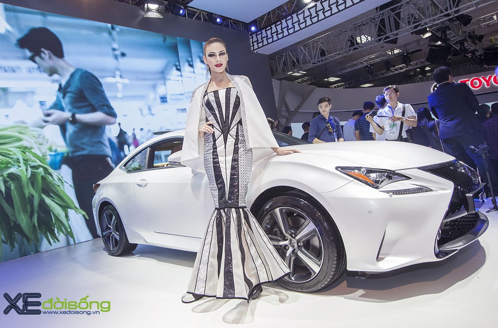 Dàn người mẫu Lexus sắc bén nhất Vietnam Motor Show 2016 ảnh 1