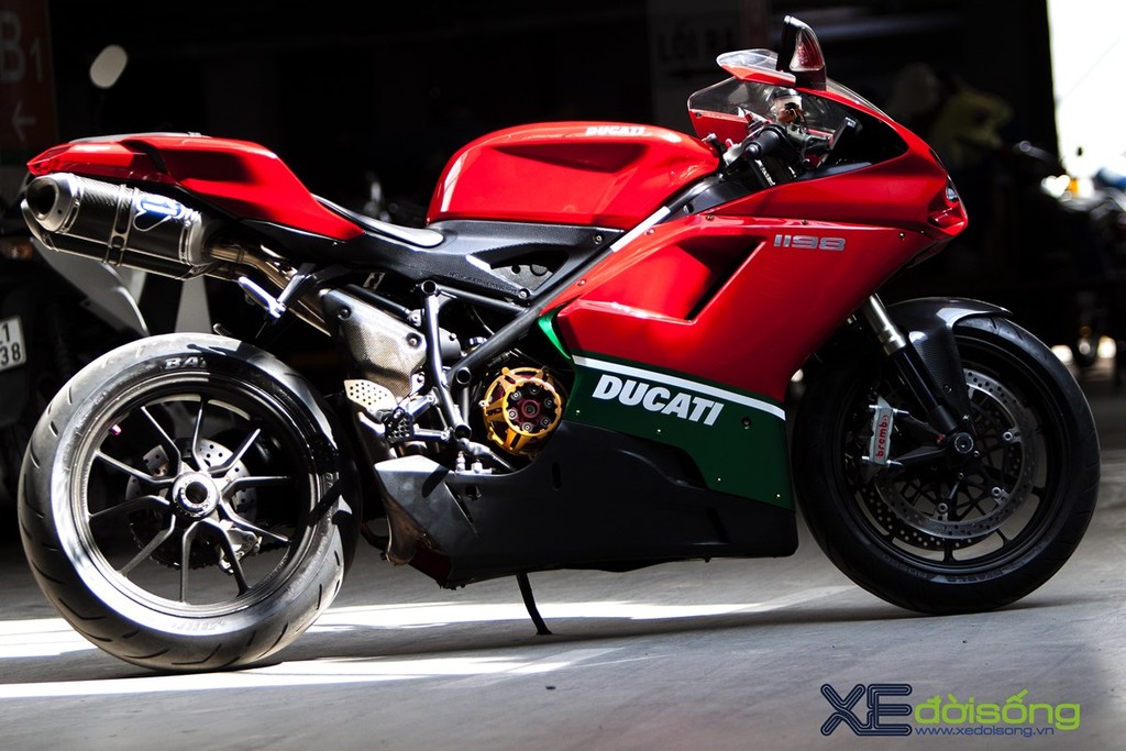 Ngắm Ducati 1198, huyền thoại trong làng Super Bike xi-lanh đôi ảnh 2