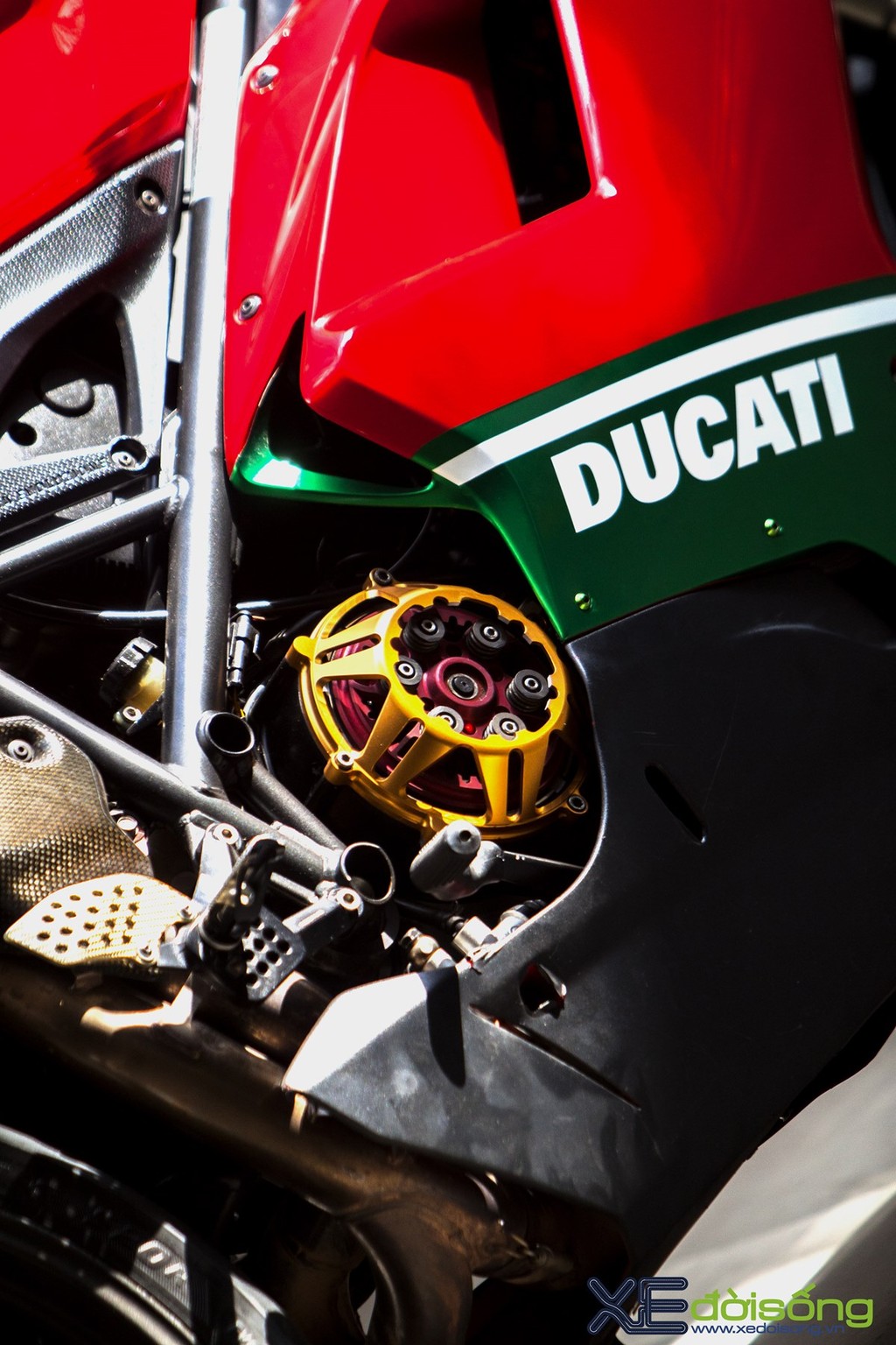 Ngắm Ducati 1198, huyền thoại trong làng Super Bike xi-lanh đôi ảnh 3
