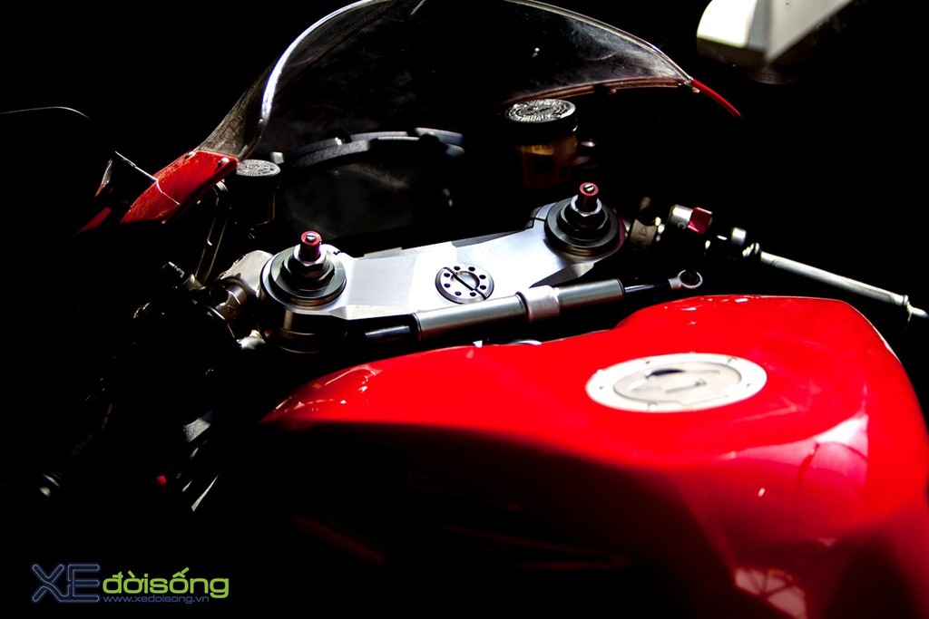 Ngắm Ducati 1198, huyền thoại trong làng Super Bike xi-lanh đôi ảnh 14