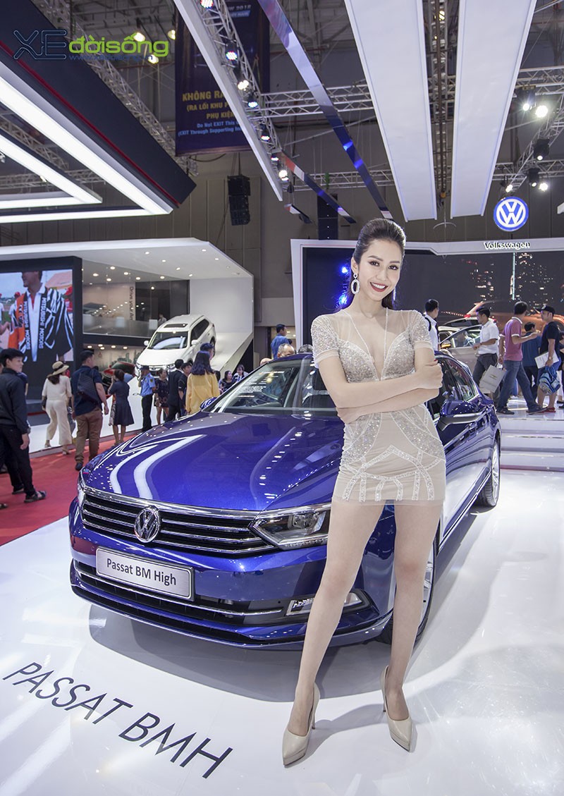 Dàn mẫu Việt sắc sảo, gợi cảm bên xe Volkswagen đẳng cấp Đức ảnh 12