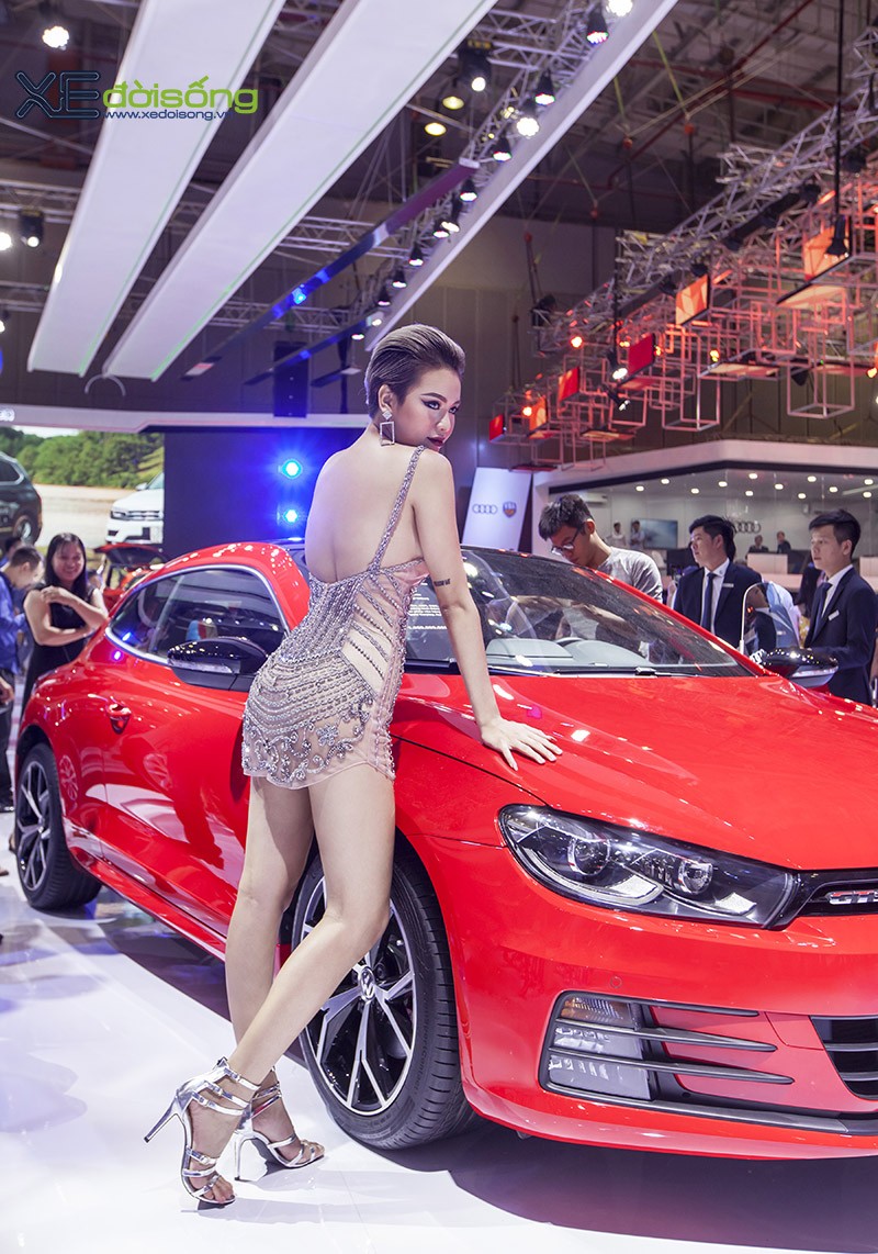 Dàn mẫu Việt sắc sảo, gợi cảm bên xe Volkswagen đẳng cấp Đức ảnh 8