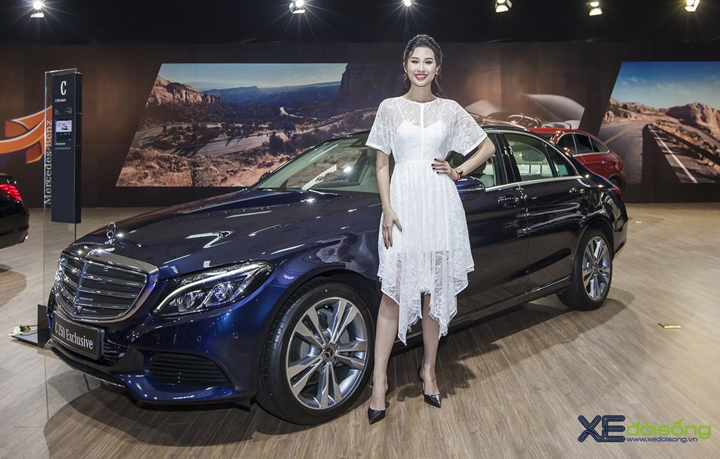 Dàn mỹ nữ khoe sắc bên xe Mercedes-Benz, diện BST Romance của NTK Adrian Anh Tuấn  ảnh 6