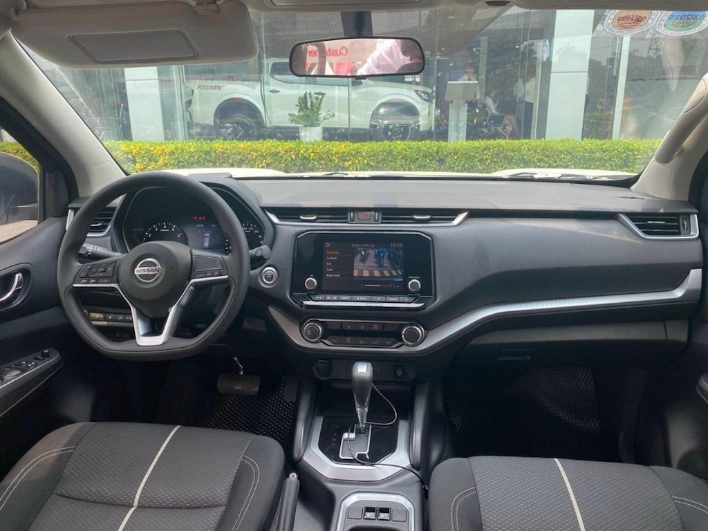 SUV hạng trung Nissan Terra 2022 về đại lý tại Hà Nội, trang bị thế này thì đấu Ford Everest kiểu gì? ảnh 3