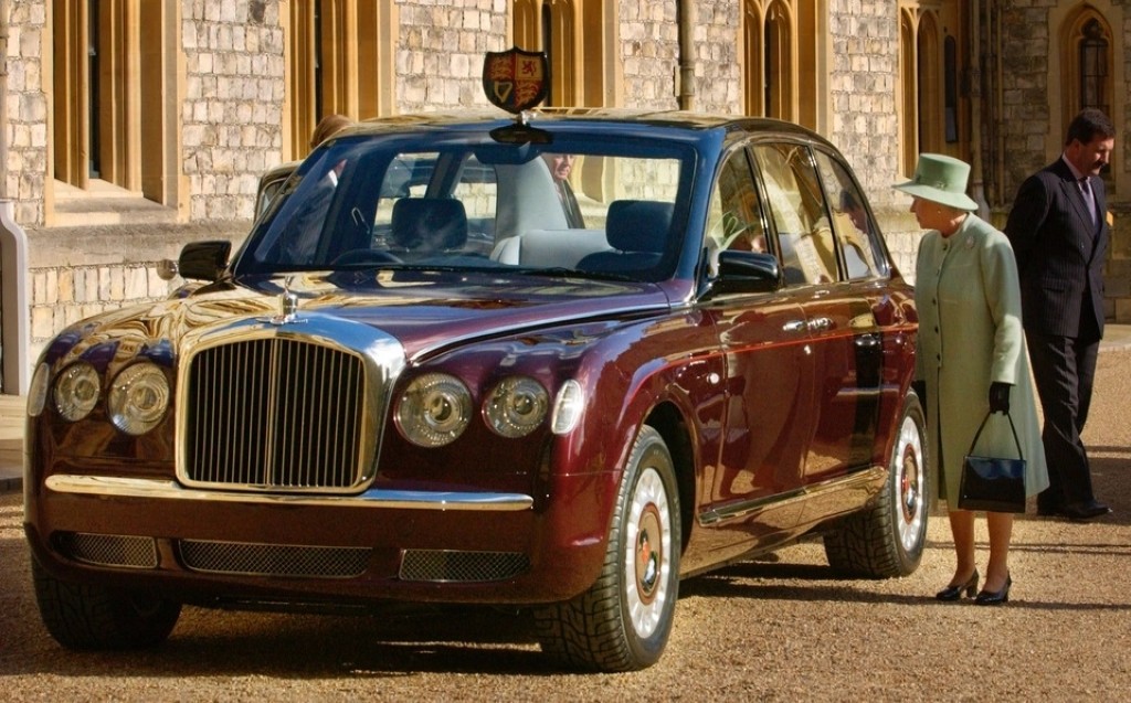 Nữ hoàng Anh Elizabeth II băng hà, để lại bộ sưu tập xe khiến nhiều dân chơi phải nể phục ảnh 6