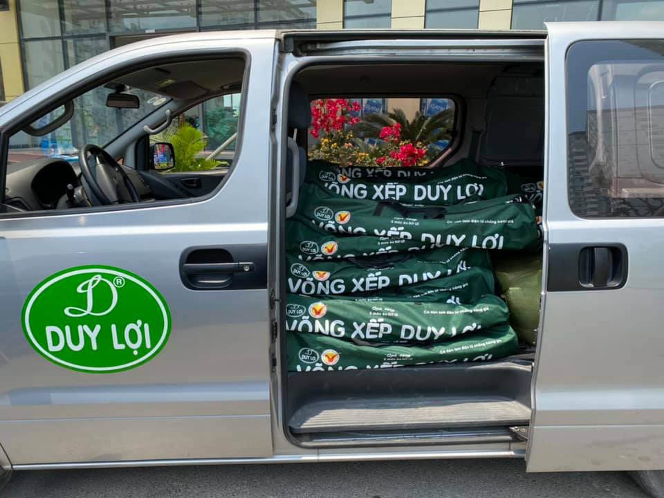 Ông chủ Võng xếp Duy Lợi lái “Jeep Vương” chở đồ từ thiện ủng hộ chống dịch Covid-19 ảnh 4