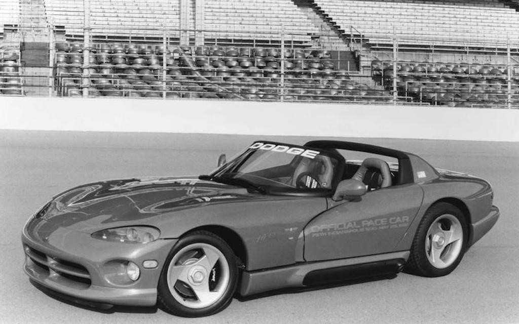 Nhìn lại lịch sử “hổ mang bành” Dodge Viper: chiếc xe hoang dại nhất từng được người Mỹ tạo ra (phần I) ảnh 5