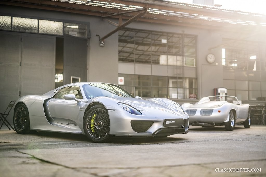 Người mê Porsche “phát cuồng” khi thấy 3 biểu tượng siêu xe đặc biệt hội tụ mừng sinh nhật ảnh 6
