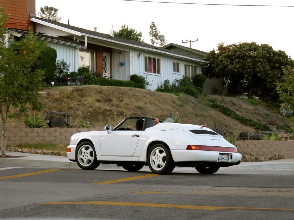 Porsche 911: “Huyền thoại sống, thước đo vàng” của làng xe thể thao Thế giới (phần I) ảnh 12
