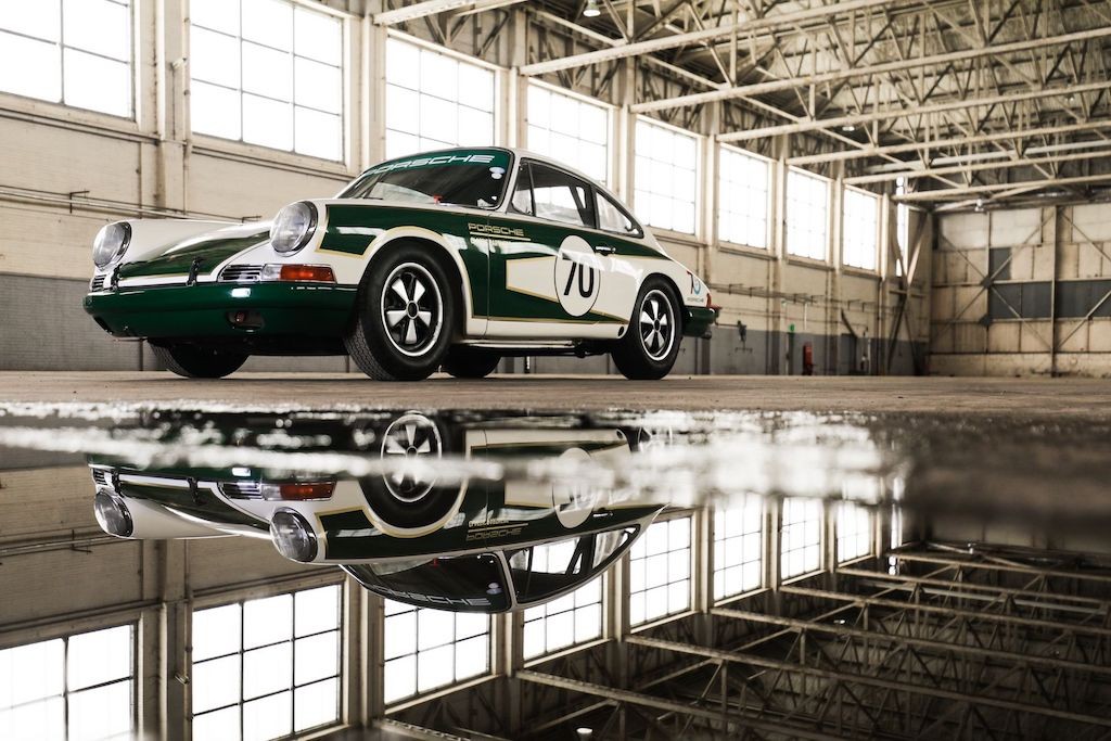 Soi Porsche 911 cổ được “giật mới” mừng sinh nhật 70 tuổi ảnh 6