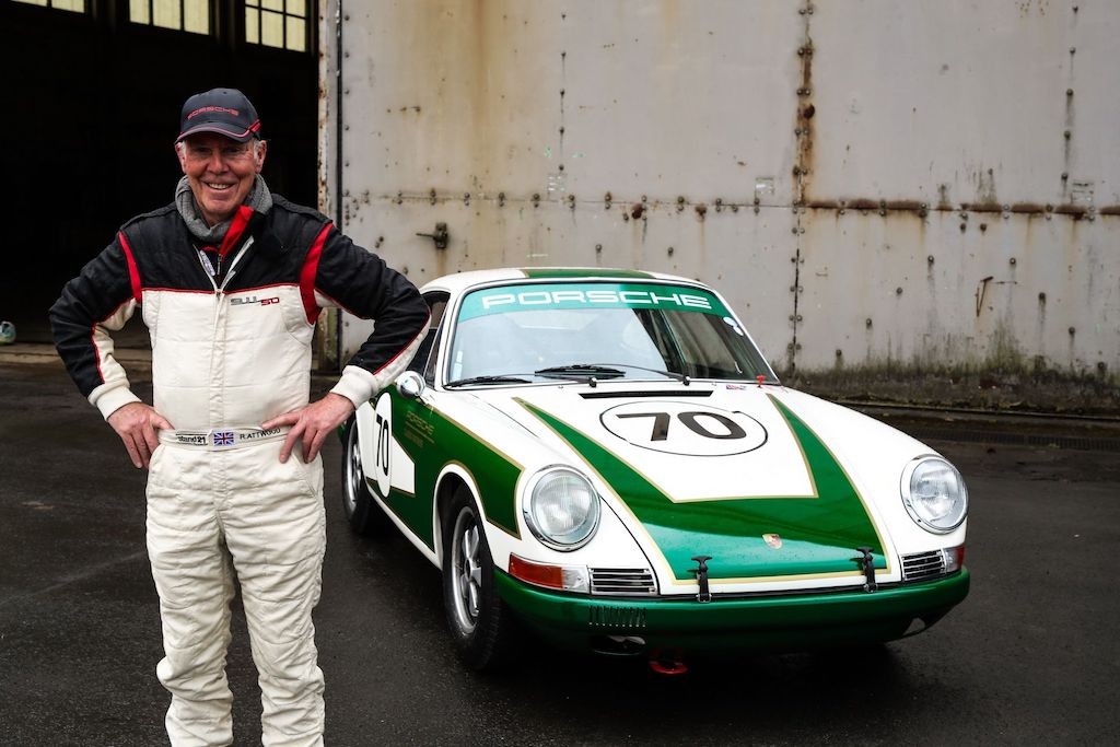 Soi Porsche 911 cổ được “giật mới” mừng sinh nhật 70 tuổi ảnh 7