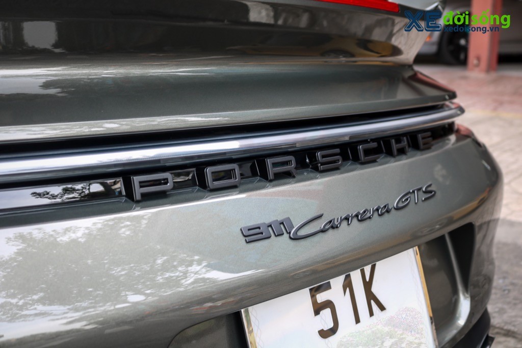 Porsche 911 GTS 992 của ông Đặng Lê Nguyên Vũ lần đầu lộ diện: phối màu độc đáo cùng tuỳ chọn hộp số sàn ảnh 8