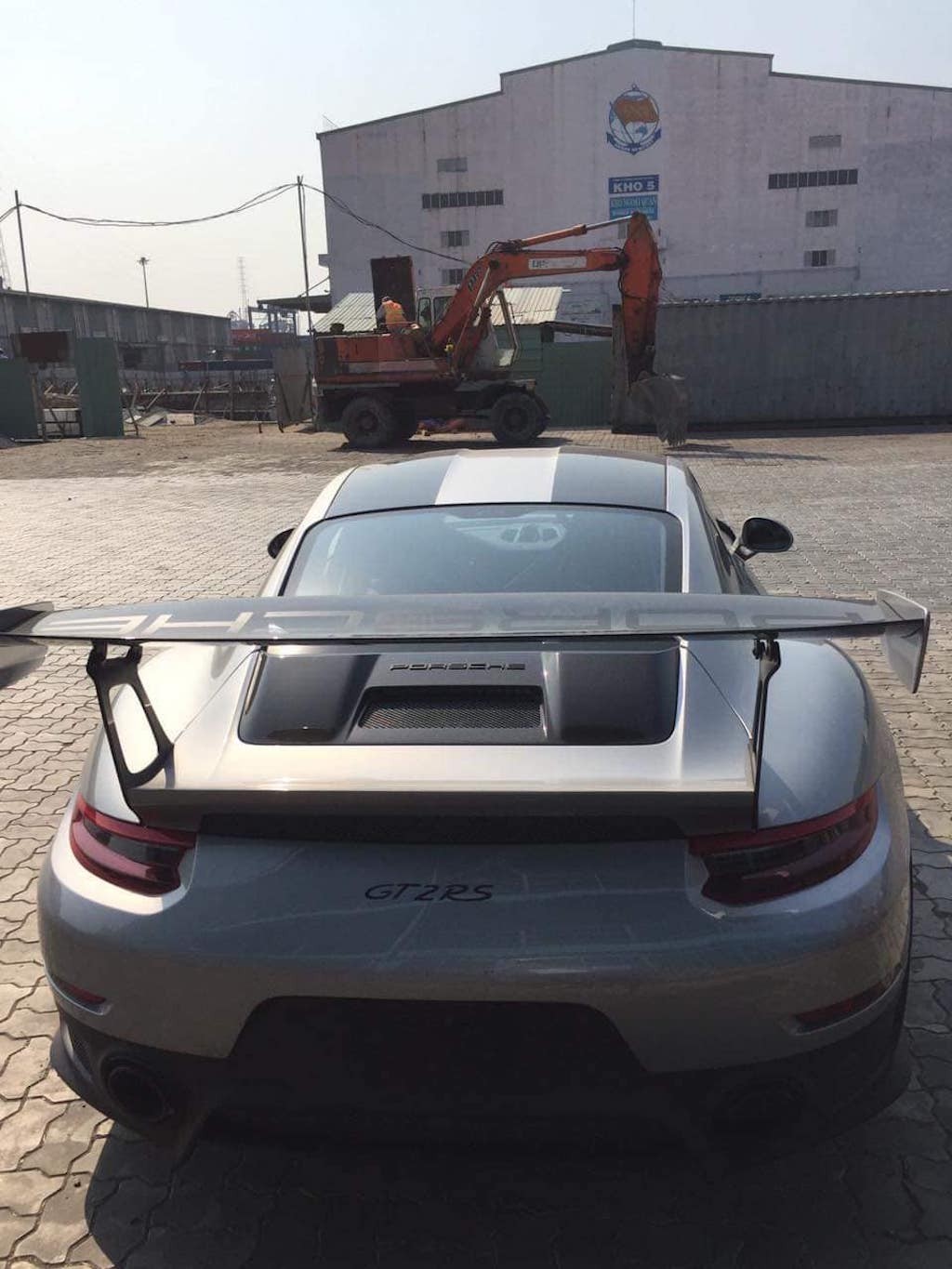 Việt Nam lại đón thêm Porsche 911 GT2 RS, khác biệt với 3 chiếc còn lại ở loạt phụ kiện xe đua  ảnh 11