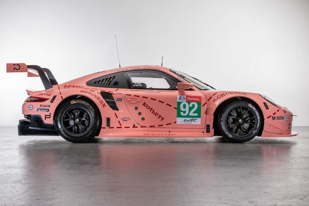 Chiêm ngưỡng cặp xe đua Porsche 911 RSR với tem đấu hoài cổ ảnh 4