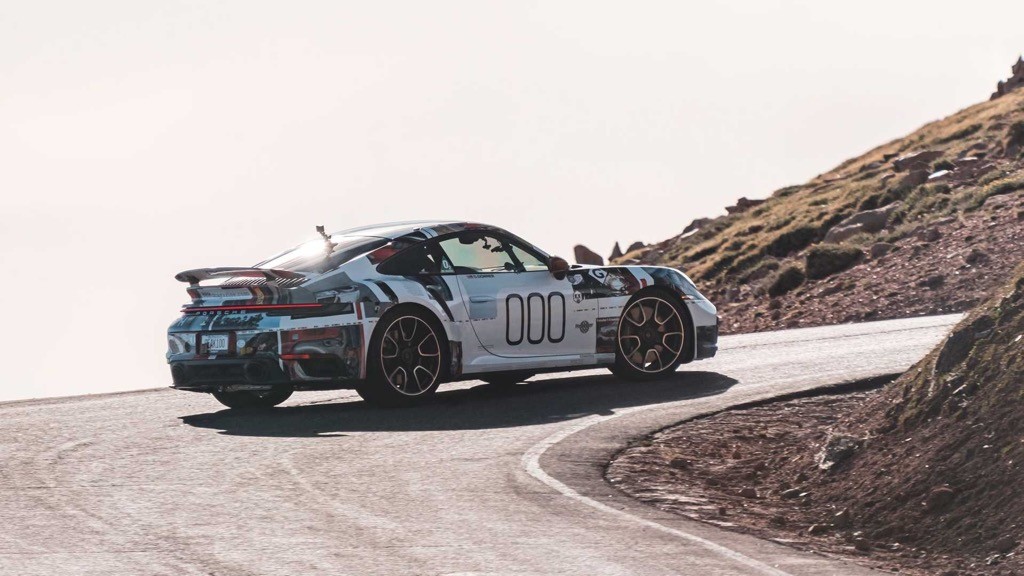 “Gà nhà đá nhau“: Bentley lập kỷ lục tại Pikes Peak, Porsche hạ gục bằng 911 Turbo S ảnh 8
