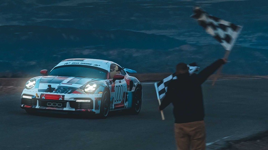 “Gà nhà đá nhau“: Bentley lập kỷ lục tại Pikes Peak, Porsche hạ gục bằng 911 Turbo S ảnh 9