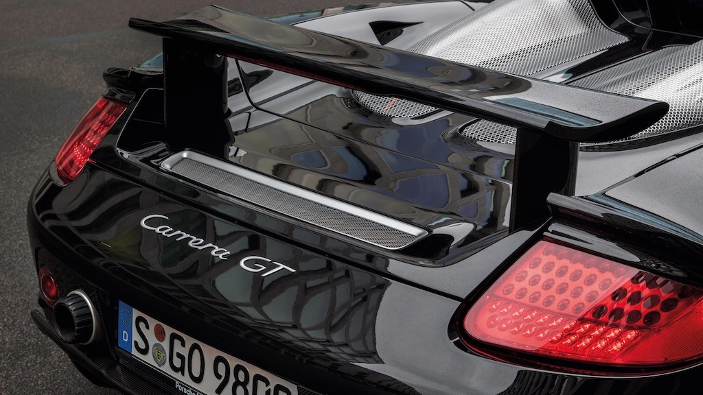 Bạn sẽ chợt nhận ra mình đã già khi biết siêu xe huyền thoại Porsche Carrera GT nay tròn 20 tuổi! ảnh 8