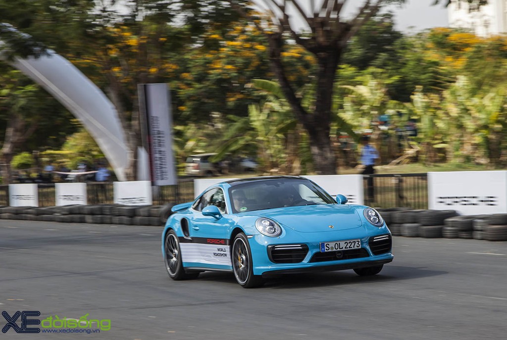 Lái thử siêu xe tại Porsche World Roadshow ở Sài Gòn ảnh 7