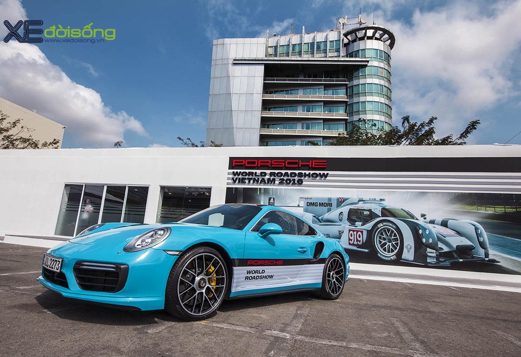 Lái thử siêu xe tại Porsche World Roadshow ở Sài Gòn ảnh 2
